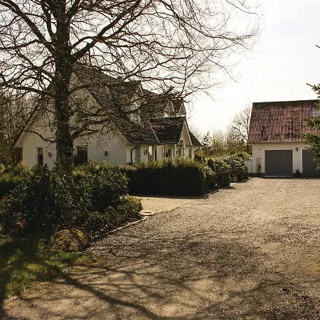 Semesterbostad Four-bedroom Holiday In *